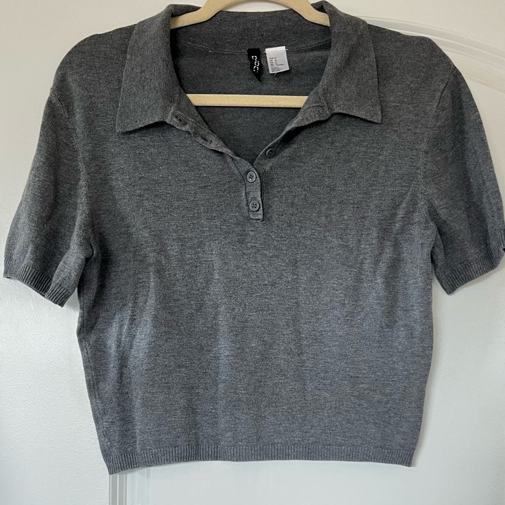 ✨3 for $20✨ Women's Gray Polo Cropped Sweater Tee